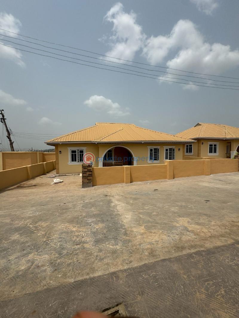 2 bedroom Block Of Flats For Rent Akinsola Farm, Alapata, After Lifeforte Apete Ibadan Oyo - 4