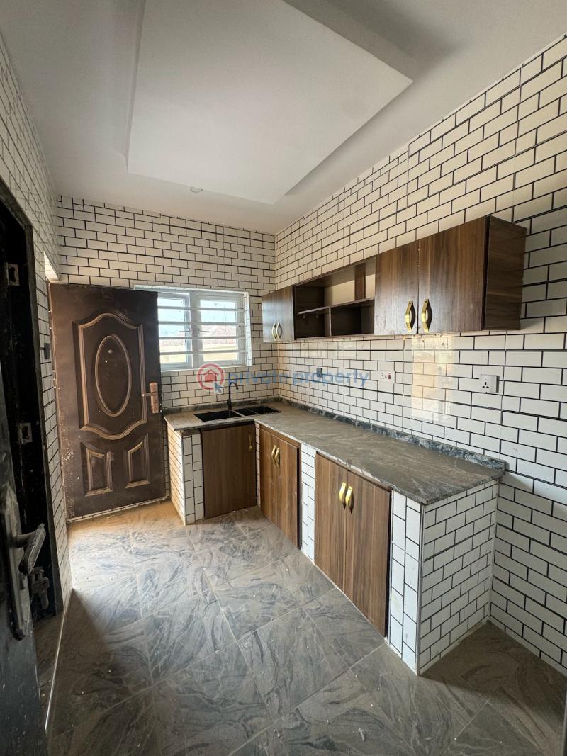 2 bedroom Block Of Flats For Rent Akinsola Farm, Alapata, After Lifeforte Apete Ibadan Oyo - 6