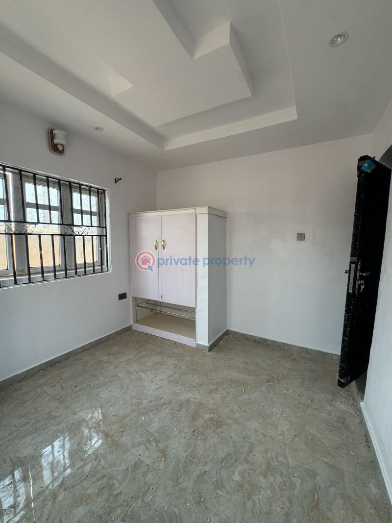 2 bedroom Block Of Flats For Rent Akinsola Farm, Alapata, After Lifeforte Apete Ibadan Oyo - 2