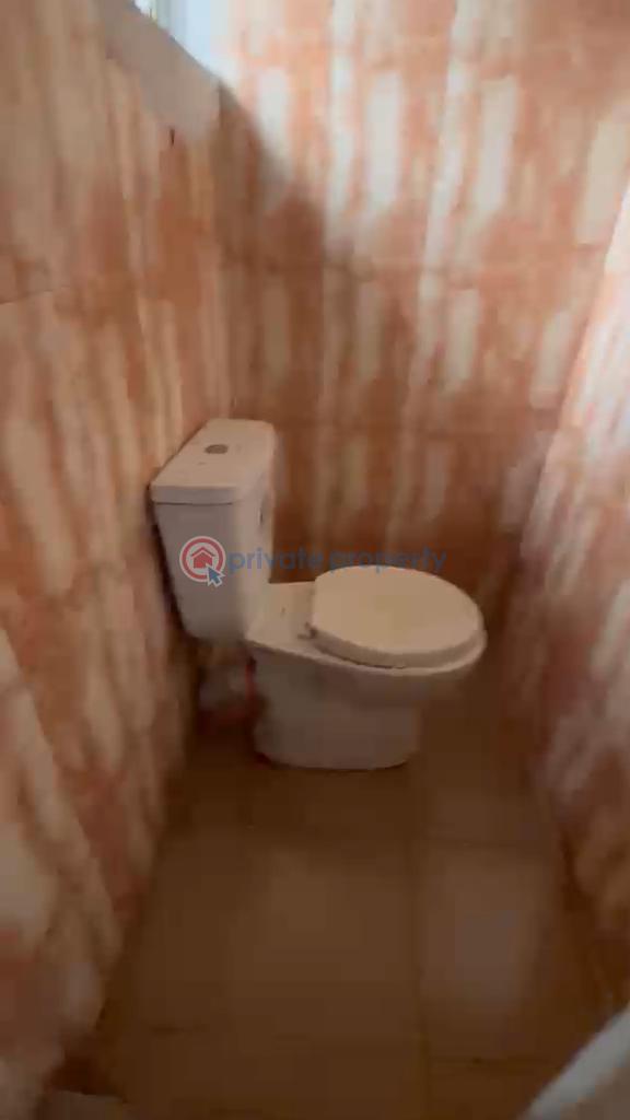 2 bedroom Block Of Flats For Rent Odelola Estate Off Adelabu Street, Surulere, Lagos Gbaja Surulere Lagos - 5