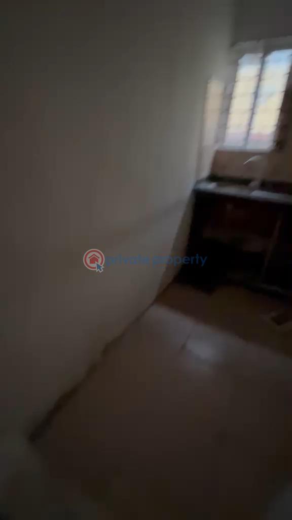 2 bedroom Block Of Flats For Rent Odelola Estate Off Adelabu Street, Surulere, Lagos Gbaja Surulere Lagos - 2