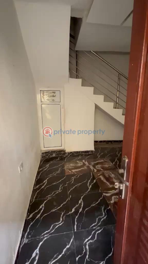 2 bedroom Block Of Flats For Rent Odelola Estate Off Adelabu Street, Surulere, Lagos Gbaja Surulere Lagos - 1
