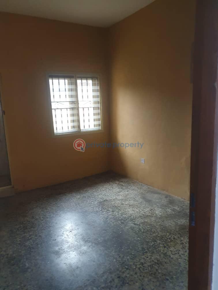 2 bedroom flat - 3 2 bedroom Block Of Flats For Rent Ini & Son, Ringroad, Ibadan Ring Road Ibadan Oyo - 3