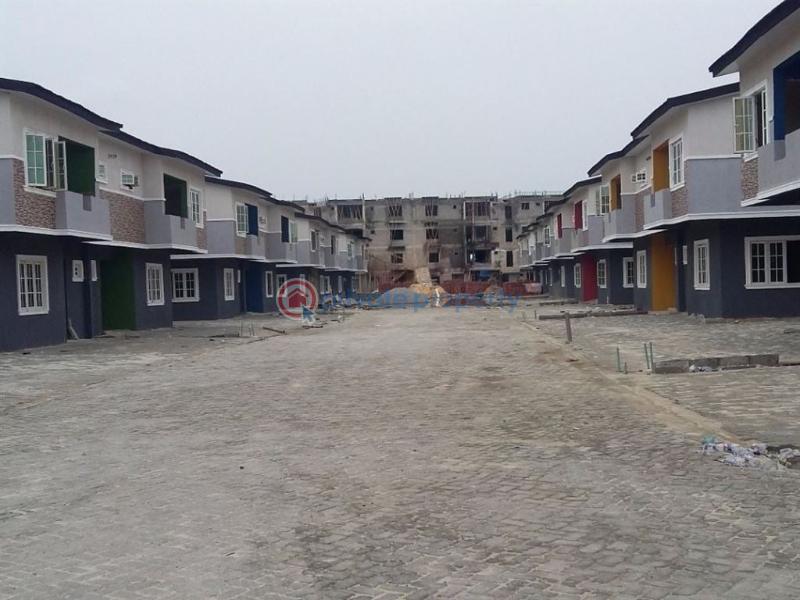 2 bedroom Maisonette For Sale Lekki Phase 2 Lagos - 1