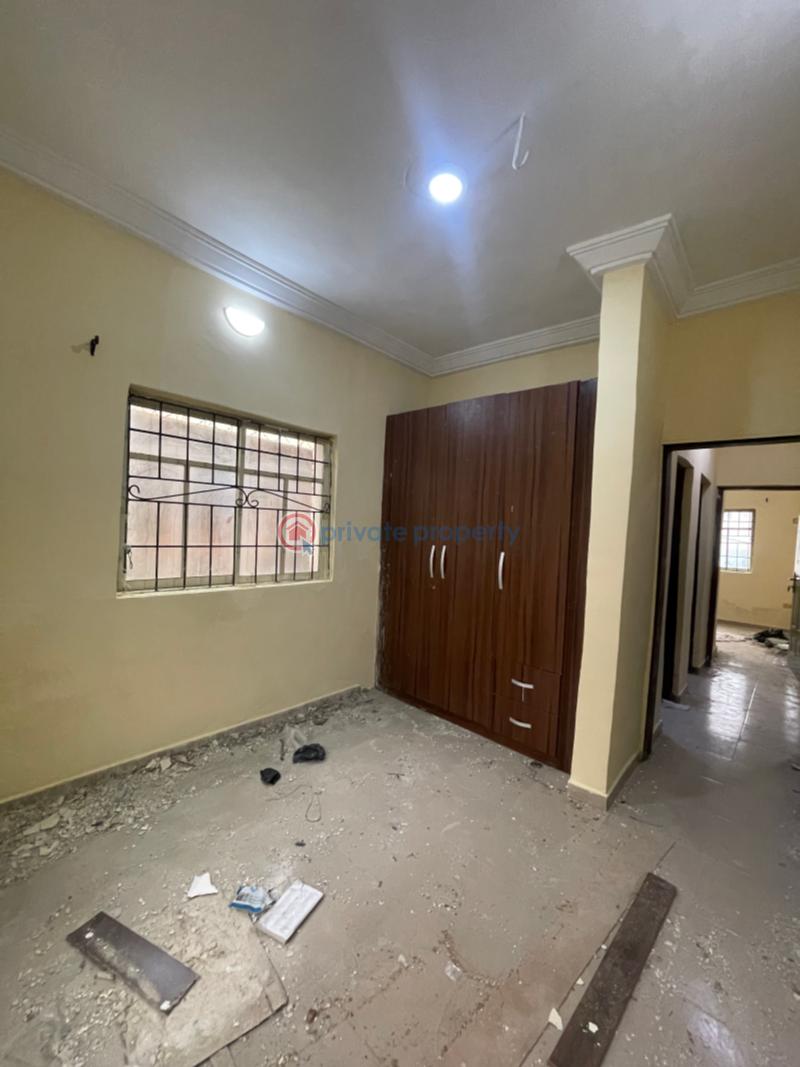 2 bedroom Block Of Flats For Rent Ajah Lagos - 4