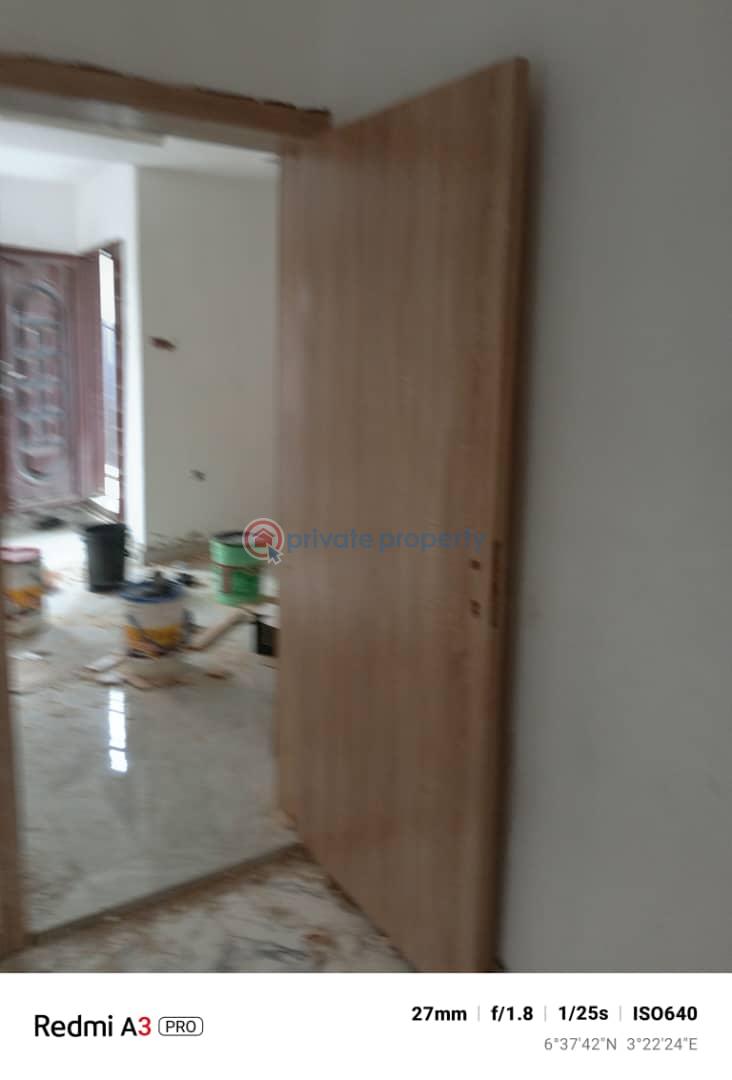 2 bedroom Block Of Flats For Rent Olowora Magodo Olowora Ojodu Lagos - 7