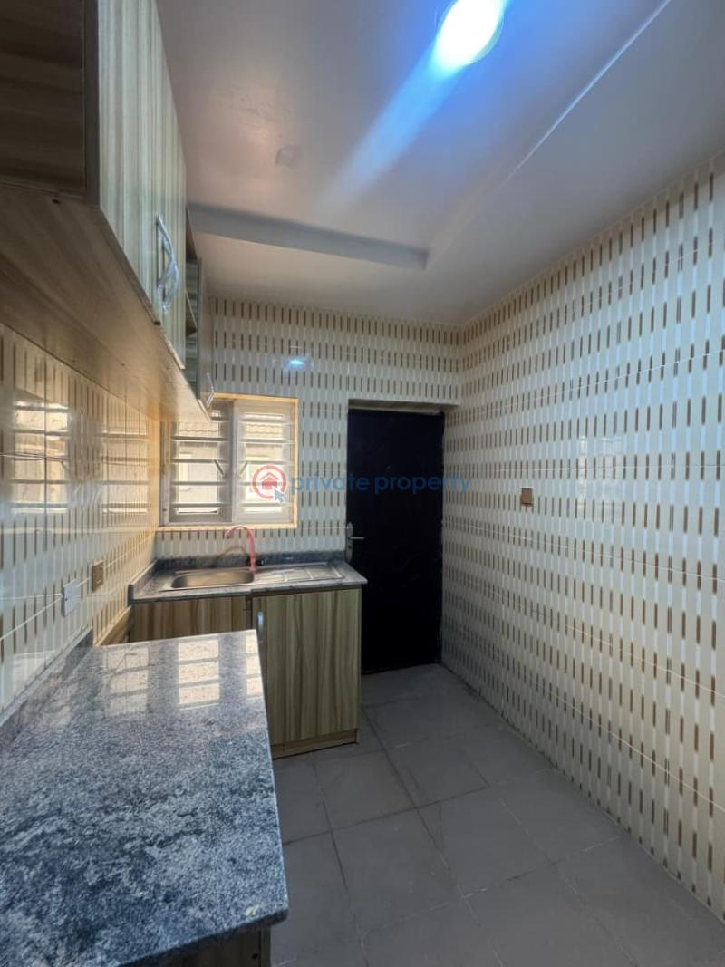2 bedroom Block Of Flats For Rent Kolapo Ishola Gra, Akobo, Ibadan Akobo Ibadan Oyo - 1