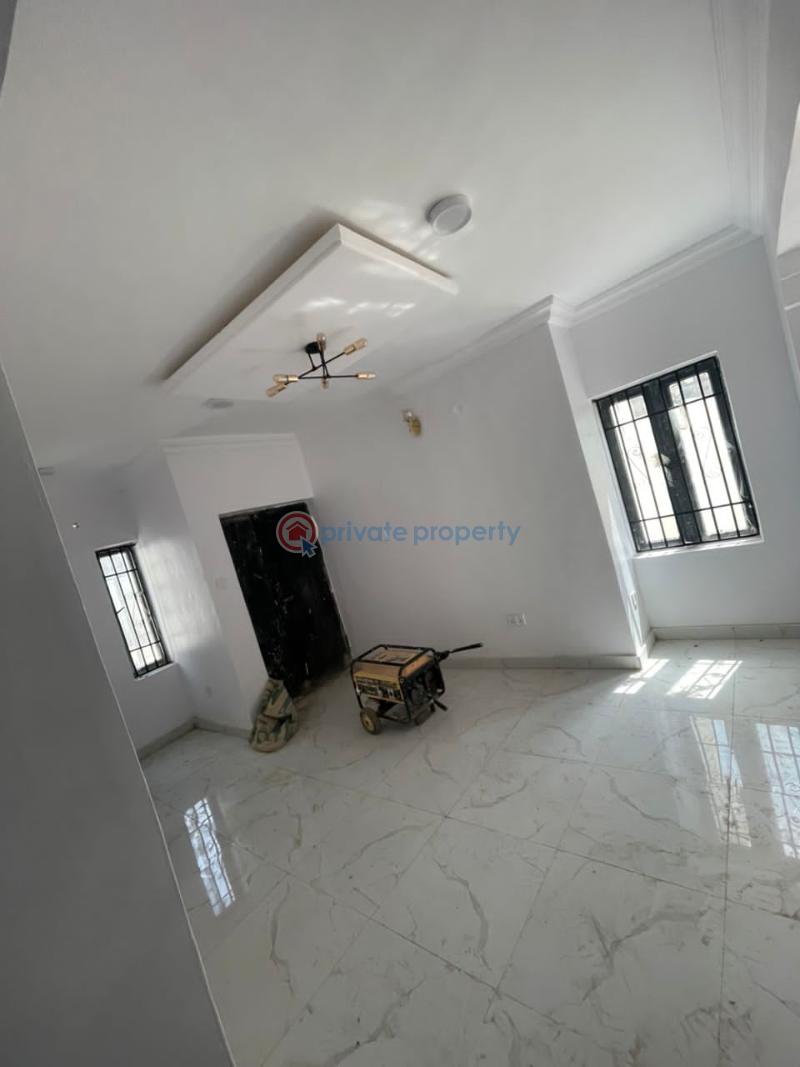 2 bedroom Block Of Flats For Rent Finrel Supermarket, Akala Express, Oluyole Extension, Ibadan Akala Express Ibadan Oyo - 1