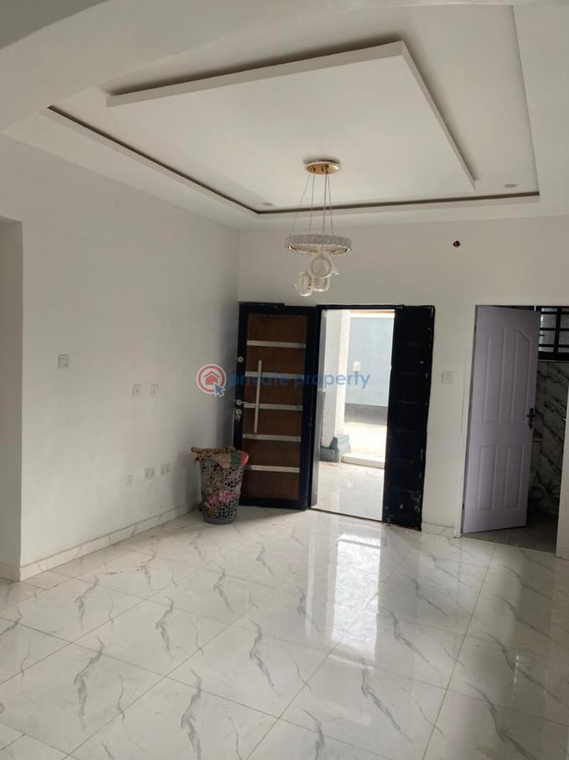 2 bedroom Block Of Flats For Rent Hassan Block, Elebu, Akala Express, Ibadan Akala Express Ibadan Oyo - 1