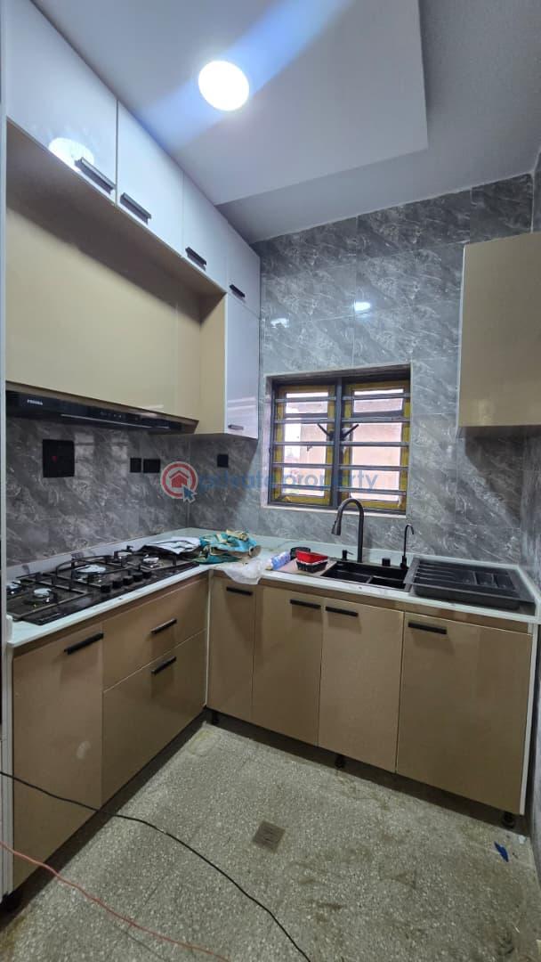 2 bedroom Block Of Flats For Rent Alalubosa Gra, Ibadan Alalubosa Ibadan Oyo - 9