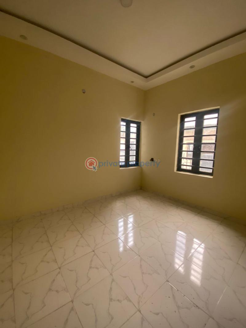 For rent 2 bedroom Block Of Flats Akilapa Estate, Jericho Extension