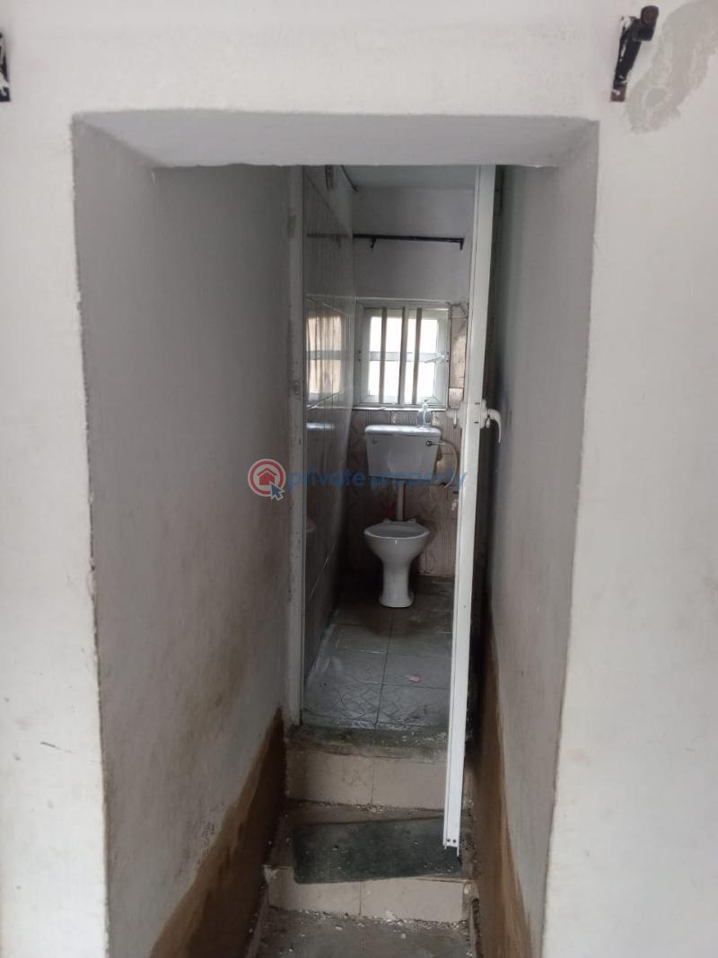 2 bedroom Block Of Flats For Rent Olowora Magodo Olowora Ojodu Lagos - 3