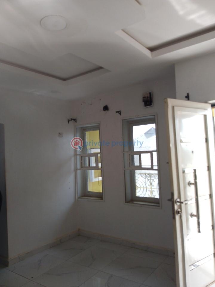 2 bedroom Block Of Flats For Rent Onireke, Jericho Gra, Ibadan Ibadan Oyo - 0