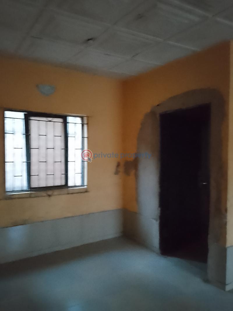 2 bedroom Block Of Flats For Rent Pakuro Mowe Ogun area  - 11