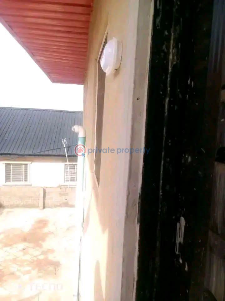 2 bedroom Block Of Flats For Rent Adamo Ikorodu Lagos Ikorodu Lagos - 5