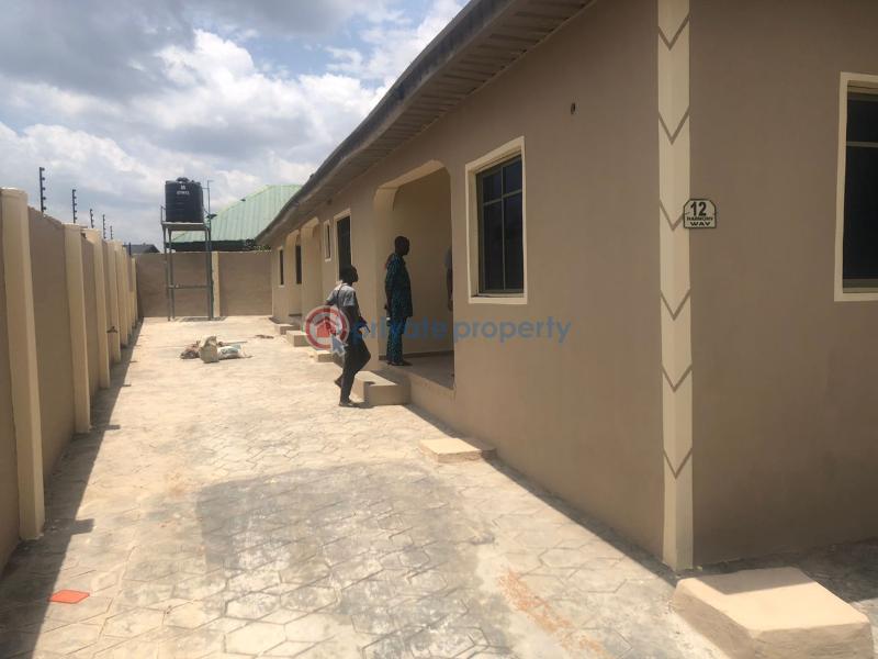 2 bedroom Block Of Flats For Rent Akoto, Elebu, Akala Express, Ibadan Akala Express Ibadan Oyo - 1