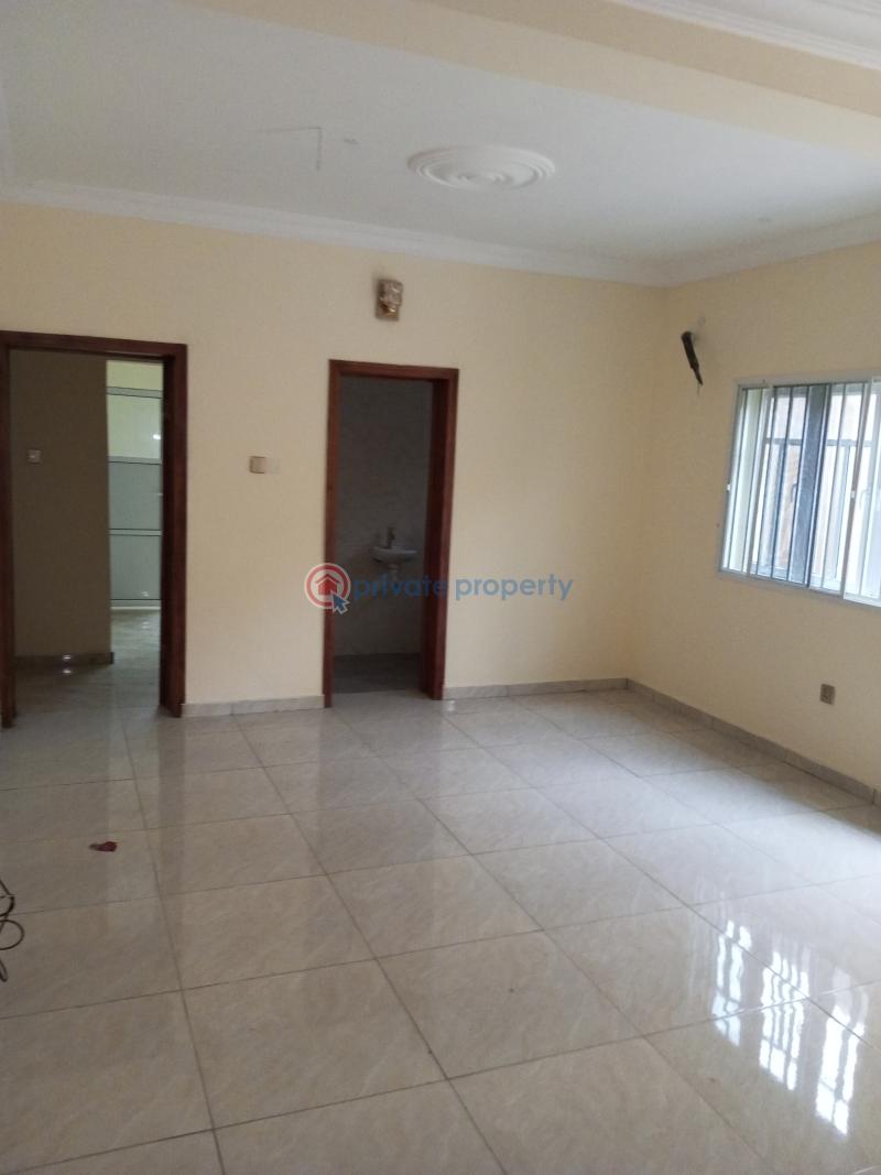 For rent 2 bedroom Flat & Apartment Scheme 2 Abraham Adesanya Ajah Lagos (PID 8PAEHU