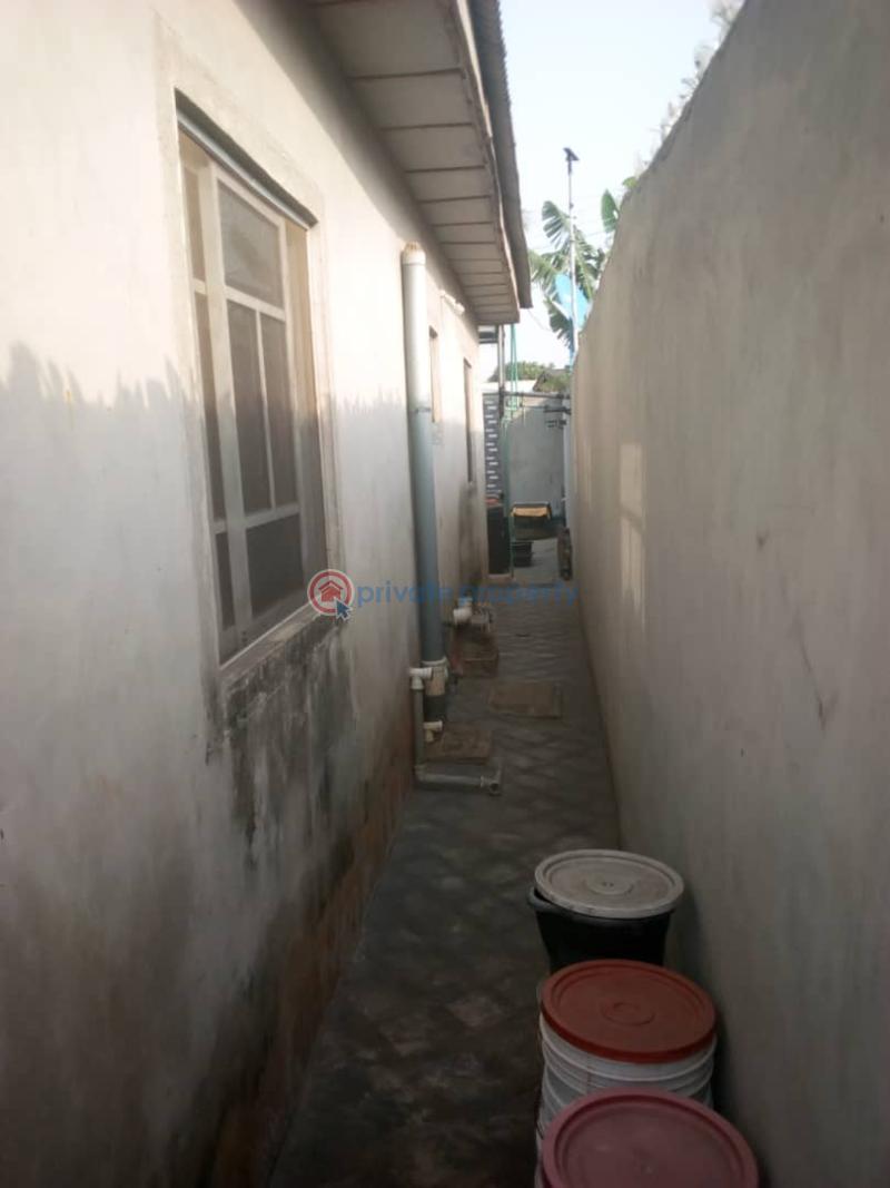 2 bedroom Bungalow For Sale Inside Onitire, Abaranje Road, Ikotun Ikotun Isolo Lagos - 6