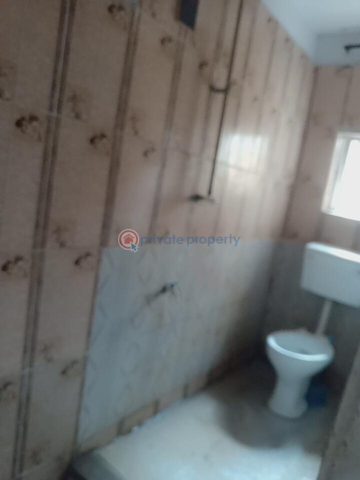 2 bedroom Block Of Flats For Rent Olowora Magodo Olowora Ojodu Lagos - 4