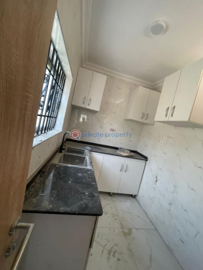 2 bedroom Block Of Flats For Rent Finrel Supermarket, Akala Express, Oluyole Extension, Ibadan Akala Express Ibadan Oyo - 0