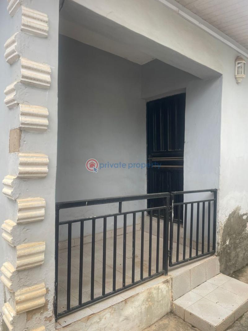 2 bedroom Block Of Flats For Rent Golden Palace Akala Express Akala Express Ibadan Oyo - 0