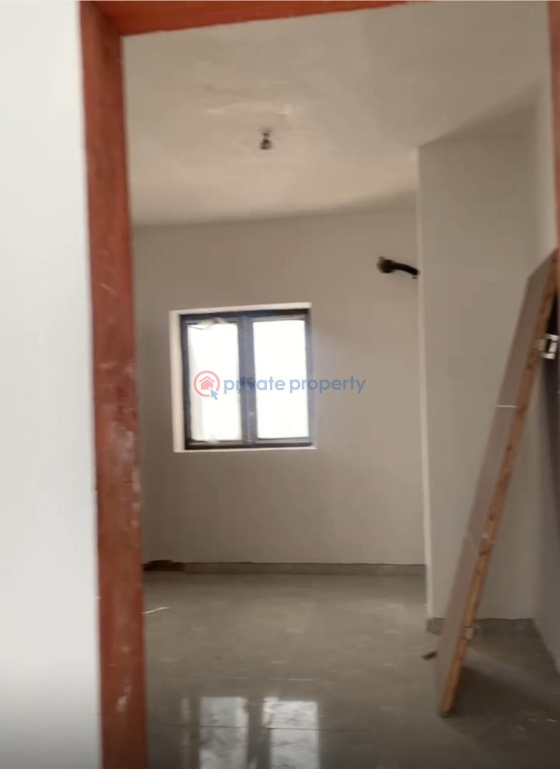 2 bedroom House For Sale Inside A Mini Estate On Eric Moore Road, Surulere Lagos - 2