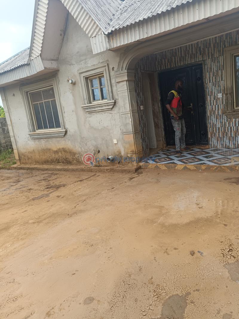 3 bedroom Detached Bungalow For Sale Agunfoye Igbogbo Ikorodu Lagos - 18