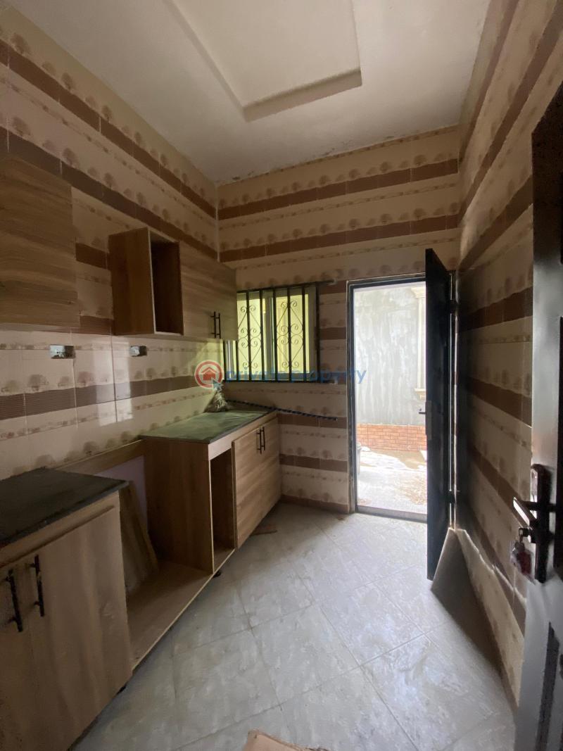 House For Rent At Dejo Oyelese, Off Adeyi Estate, Old Bodija Bodija Ibadan Oyo - 4