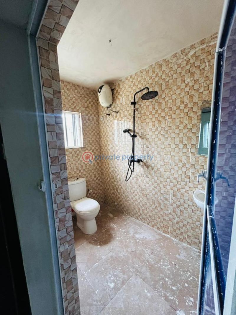 2 bedroom Block Of Flats For Rent Close To Taska, Akala Express, Ibadan Akala Express Ibadan Oyo - 1