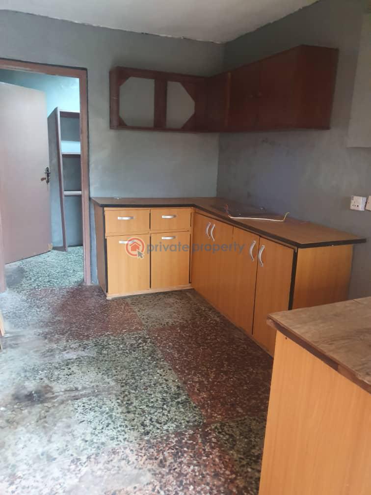 2 bedroom flat - 4 2 bedroom Block Of Flats For Rent Ini & Son, Ringroad, Ibadan Ring Road Ibadan Oyo - 4