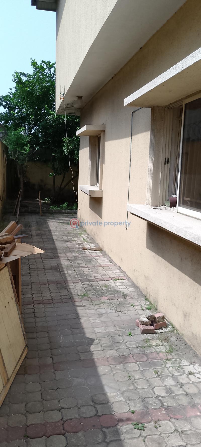 2 bedroom Block Of Flats For Rent Furo Ezimora Lekki Phase 1 Lagos - 1