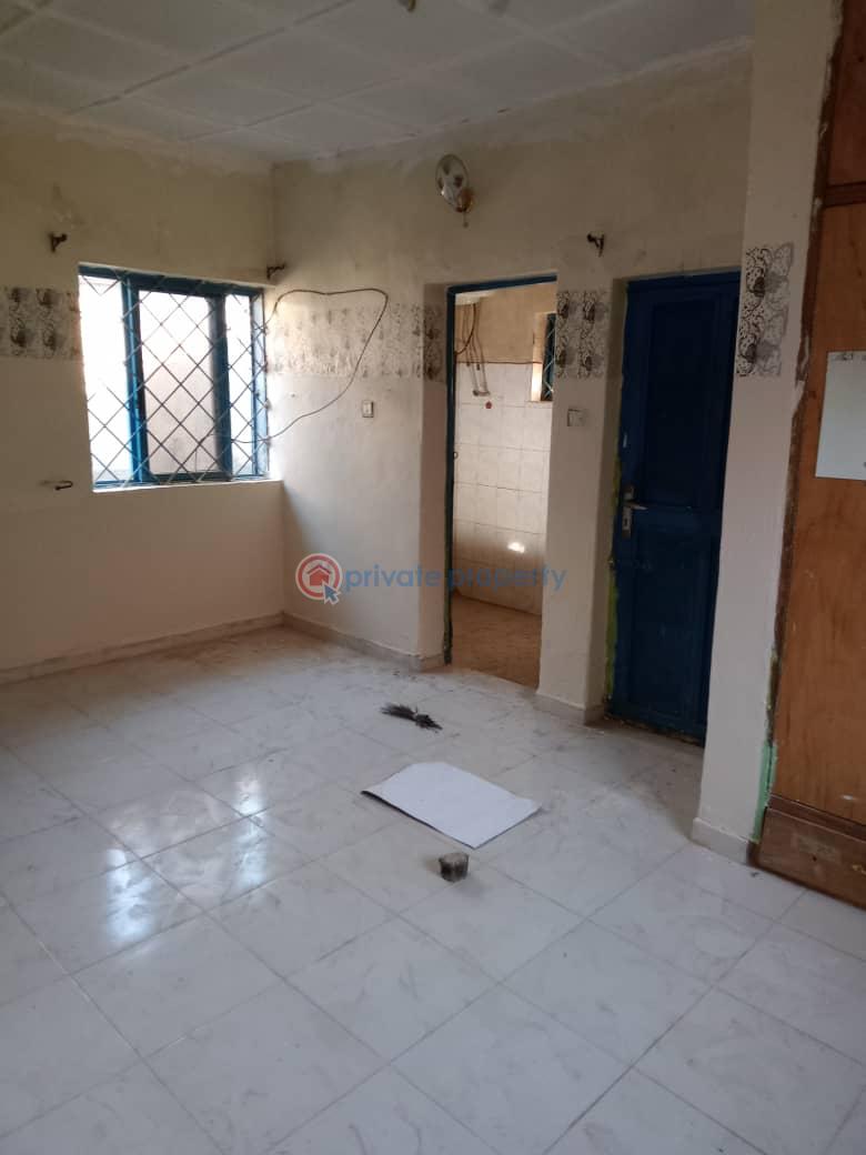 2 bedroom Block Of Flats For Rent Lipdo Close, Dadin Kowa. Near Cocin Church, Lawrak Hospital And Monako Junction Jos Plateau area  - 2