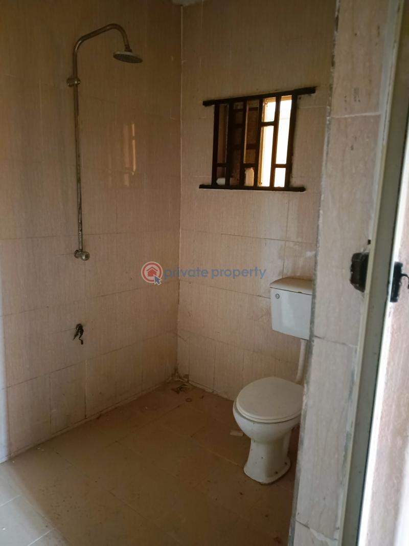 2 bedroom Office For Rent Jibowu Road Jibowu Yaba Lagos