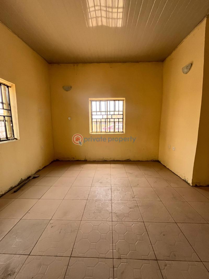 2 bedroom Semi detached Bungalow For Sale Karu Abuja Phase 4  - 6