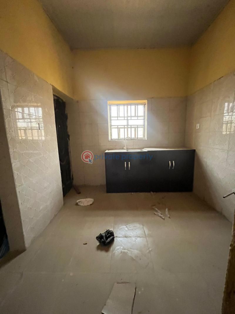 2 bedroom Semi detached Bungalow For Sale Karu Abuja Phase 4  - 4