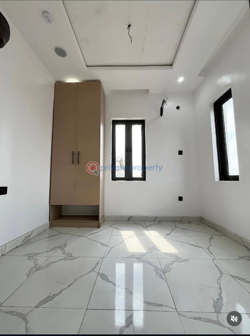 2 bedroom Block Of Flats For Sale Ogudu GRA Lagos - 3