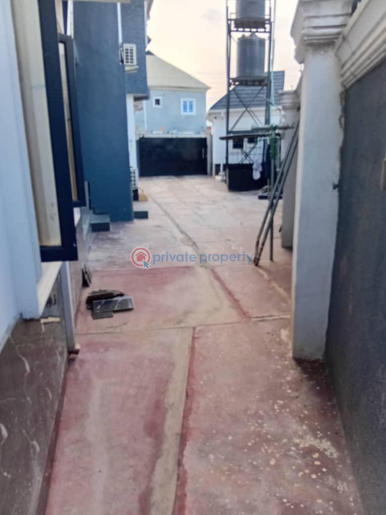 2 bedroom Block Of Flats For Rent Just A Minutes To Akala Express Akala Express Ibadan Oyo - 2