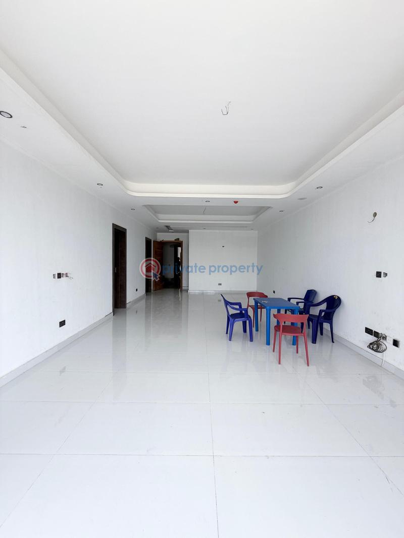 2 bedroom with gym, pool and elevator - 2 2 bedroom Block Of Flats For Sale Admiralty Way Lekki Phase 1 Lagos - 2