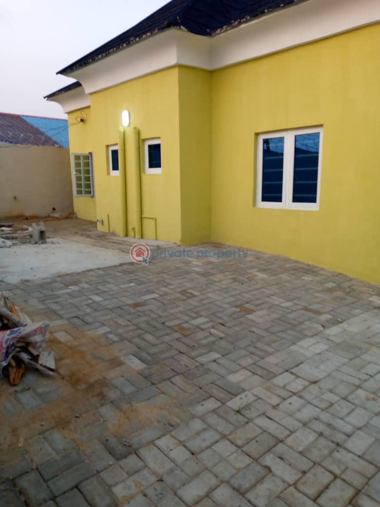 2 bedroom Flat & Apartment For Rent Makoko Yaba Lagos - 5