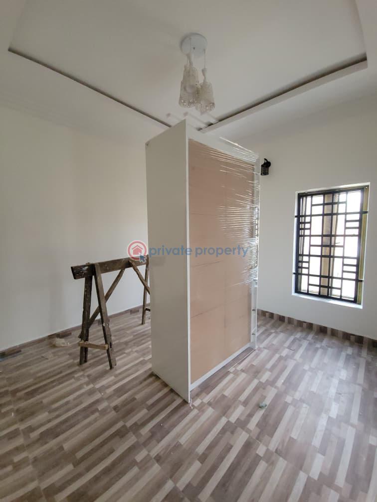 2 bedroom Block Of Flats For Rent Shobande/palace Area, Akala Estate Akobo Ibadan Oyo - 1
