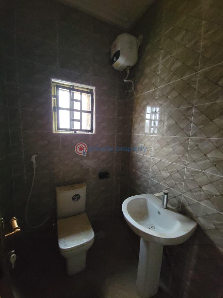 2 bedroom Block Of Flats For Rent Shobande/palace Area, Akala Estate Akobo Ibadan Oyo - 4