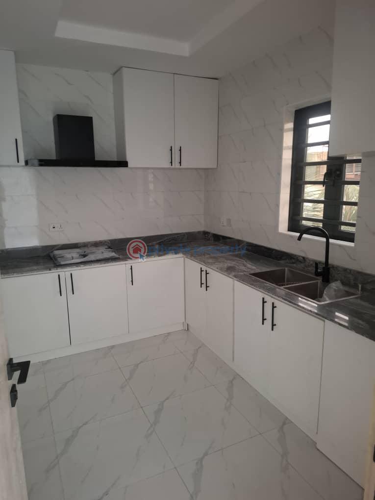 2 bedroom Flat & Apartment For Rent Aro Off Ologolo Road. Ologolo Lekki Lagos - 4