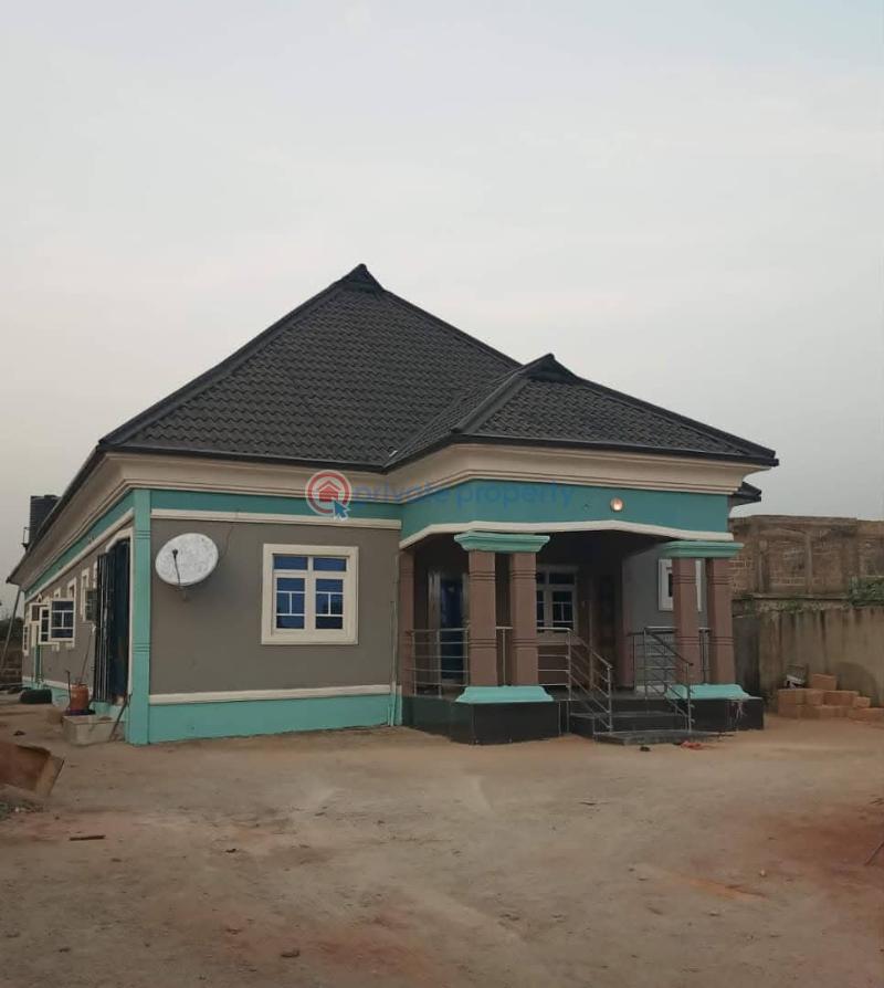 House For Sale At Guobadia, Off Country Home Rd, And Off Ugbor Village Rd, Benin City. Benin Edo