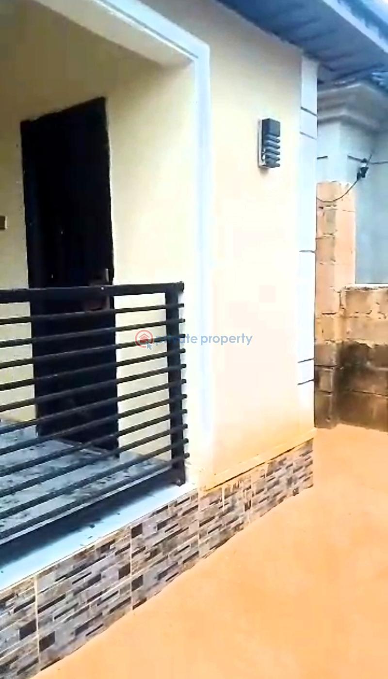 Block Of Flats For Sale Along Poultry Road, Off Ugbiyhoko Road, Opposite Ugbiyhoko Primary School, Upper Ekehwan Road, Benin City Benin Edo - 2