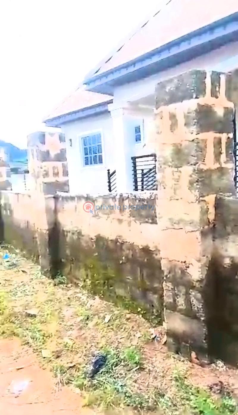 Block Of Flats For Sale Along Poultry Road, Off Ugbiyhoko Road, Opposite Ugbiyhoko Primary School, Upper Ekehwan Road, Benin City Benin Edo - 1