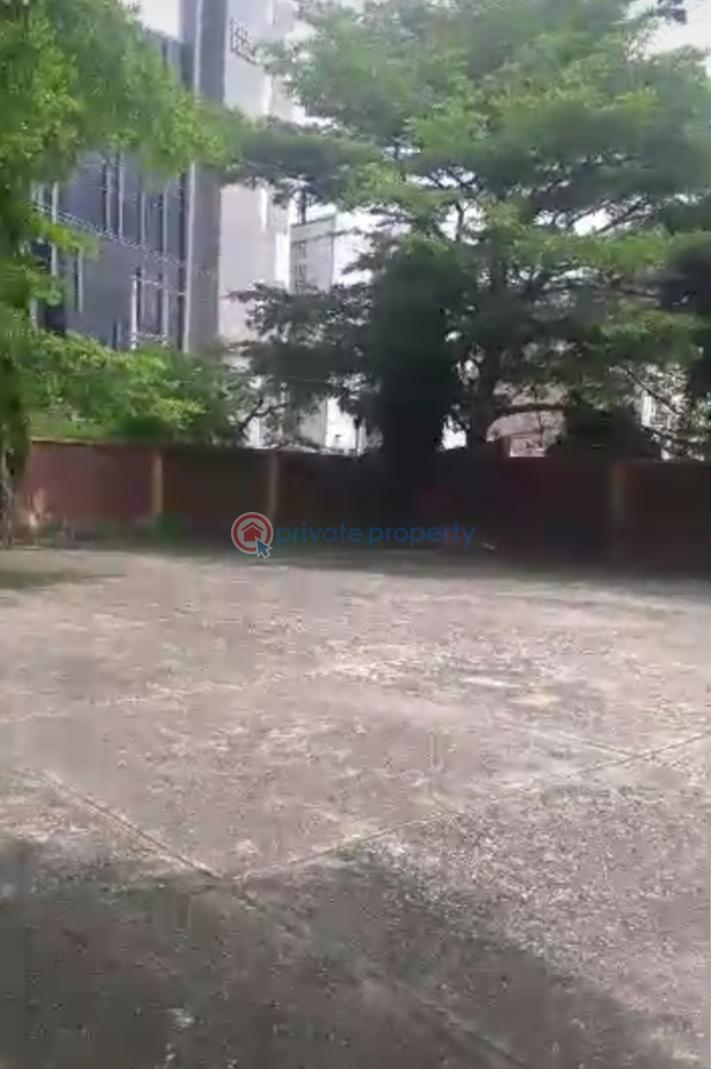 Land For Sale By Thurbon Avenue Sabo Yaba Lagos - 1