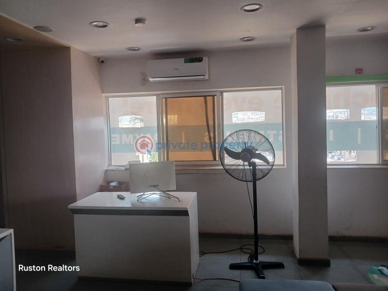 6 bedroom Office For Sale Mokola Road Ibadan Oyo - 2