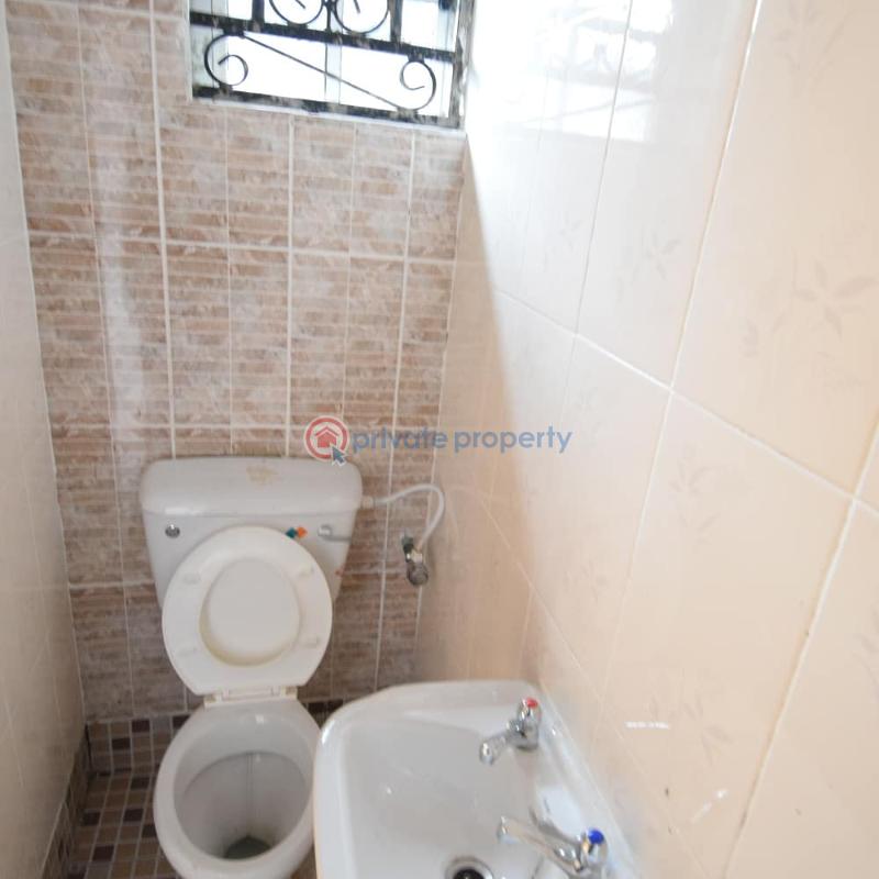2 bedroom Block Of Flats For Sale Araromi, Up Jesus Nihort Area Jericho Ibadan Oyo - 1