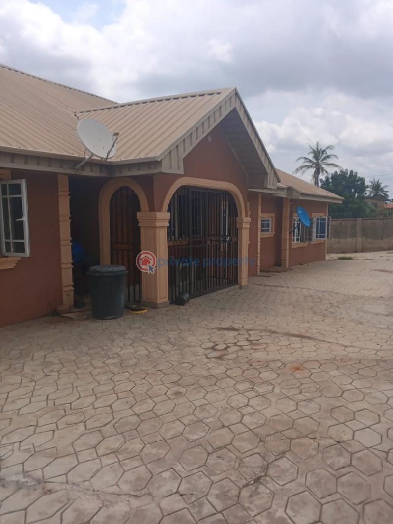 3 bedroom House For Sale Behind Bollads Event Center, Akala Express, Ibadan Oyo - 3