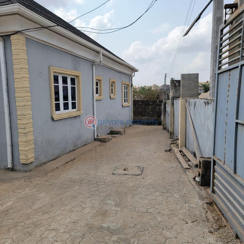 3 bedroom Block Of Flats For Sale Olorunkemi Estate, Elebu Ibadan Oyo - 3